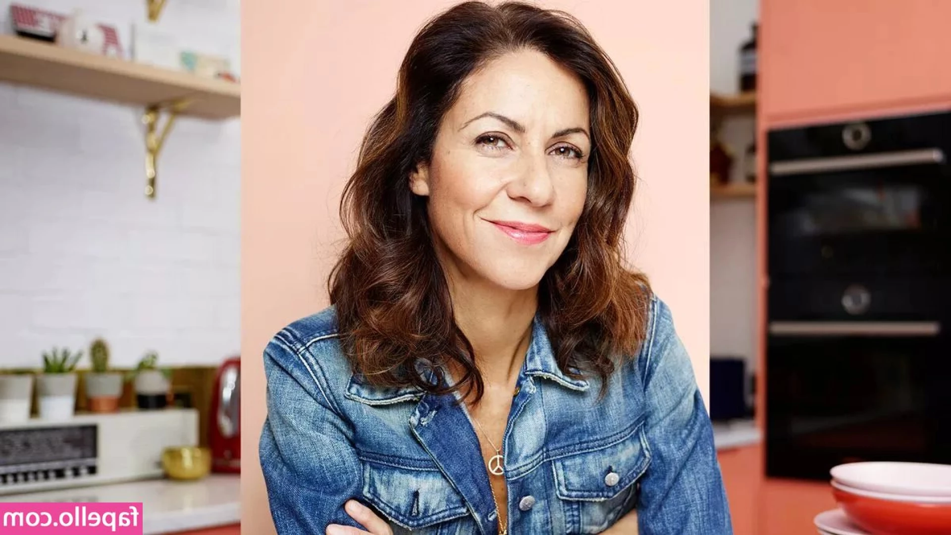 Julia Bradbury [ julia-bradbury ] - Just felt a little hungry 😜 Do you have something for me ?