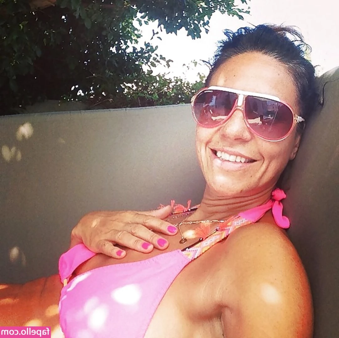 Julia Bradbury [ julia-bradbury ] - I love a good bubble bath