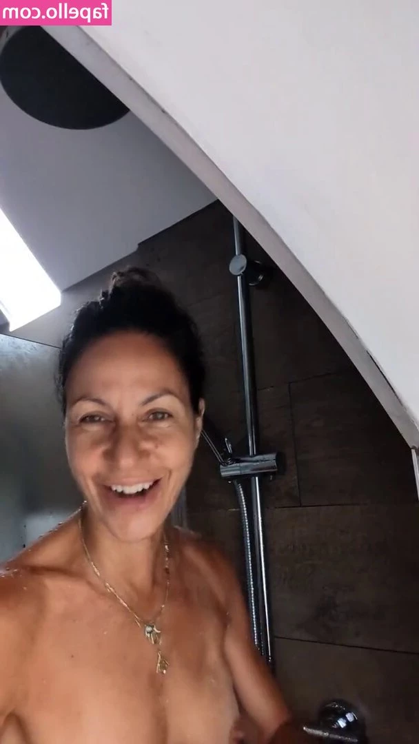 Julia Bradbury [ julia-bradbury ] - ⚡⏳💵FLASH SALE💵⏳⚡ I'm running a flash sale for the next