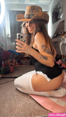holliefyy [ holliefyy-1 ] - Stream started at 02 28 2020 07 00 pm