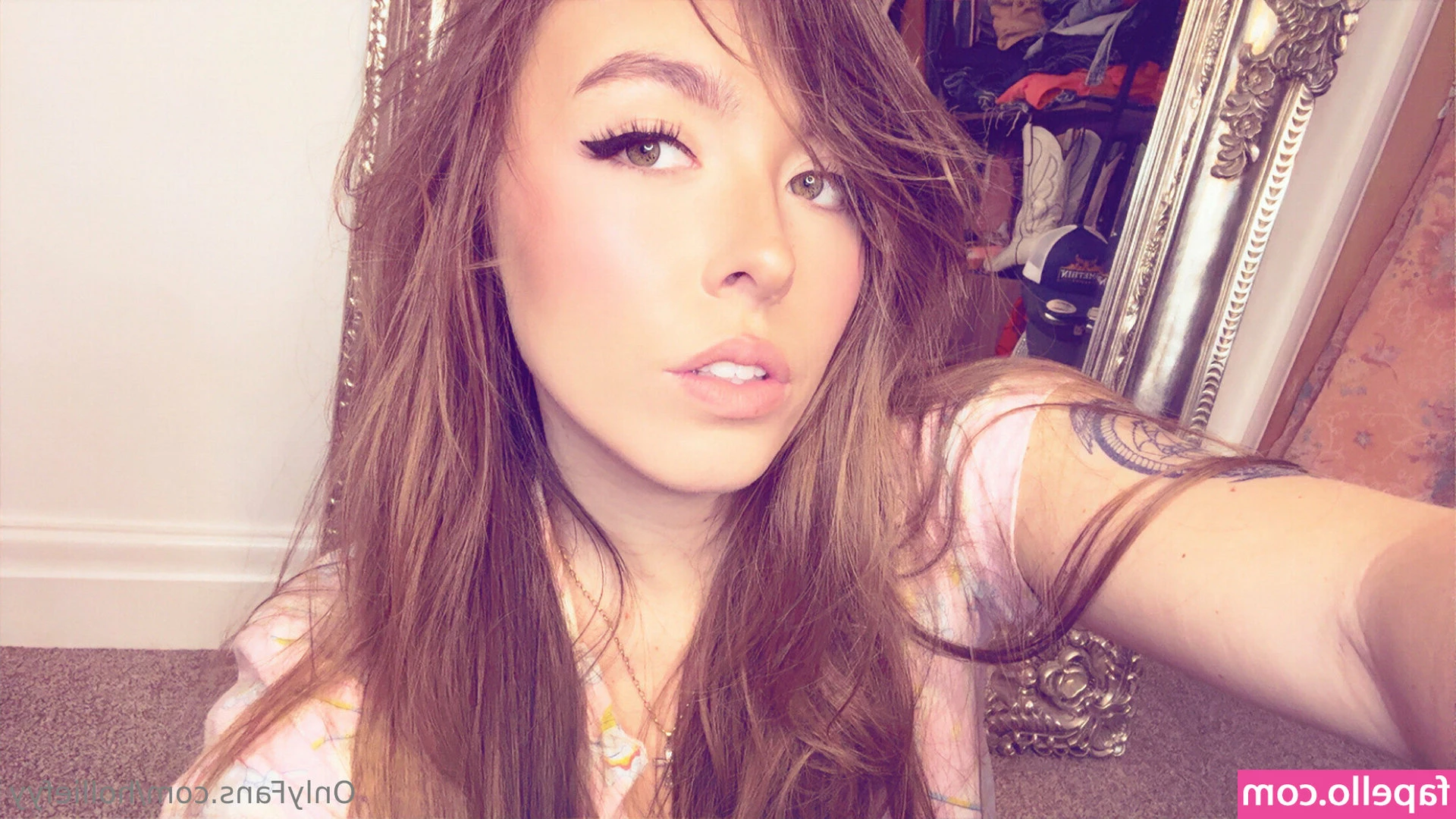 holliefyy [ holliefyy-1 ] - I have a fun job...