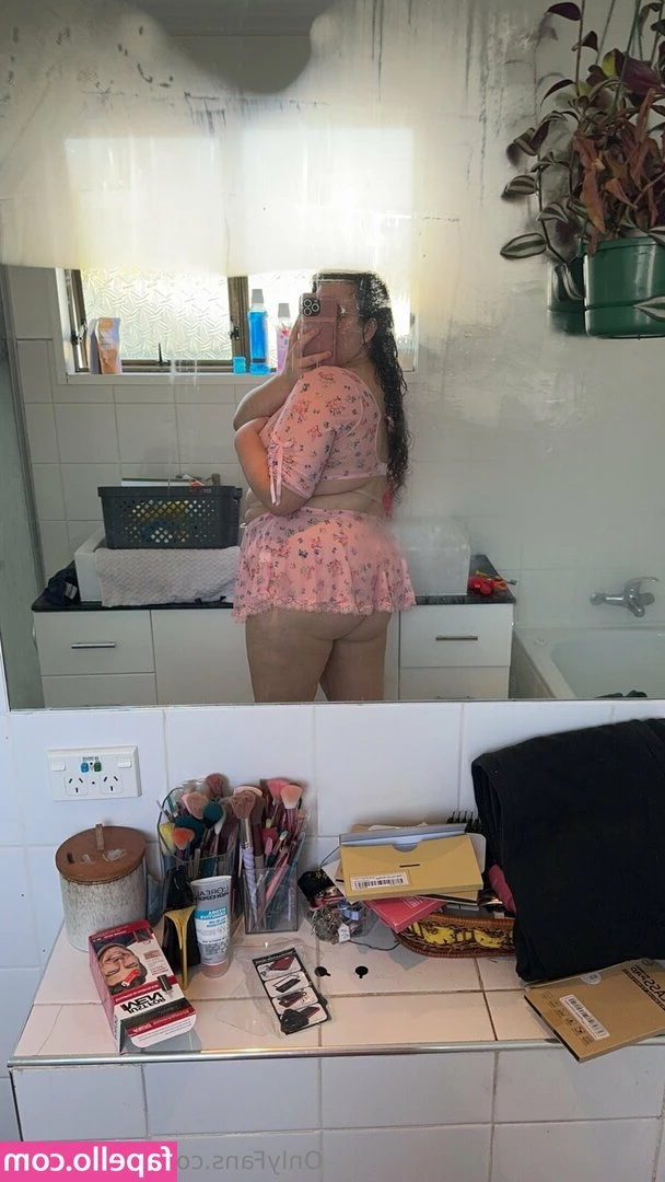 babygorlxx - Taking applications for my winter cuddle buddy  What s y all s