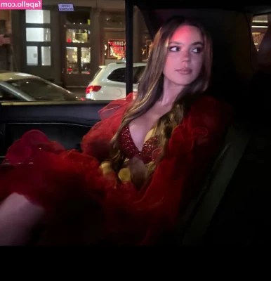 Ella Mendelsohn [ ella-mendelsohn ] - Guyssss I ordered lots of sexy stuff to make content in  It ll be