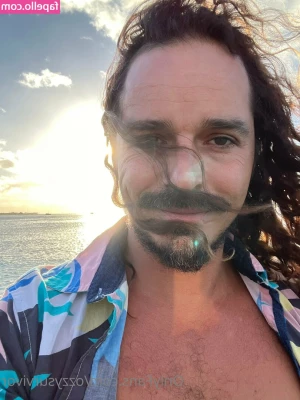 ozzysurvivor - Cum say hi, don't be so shy 😈 i only bite if you ask 🫦