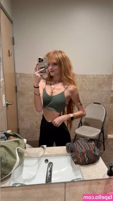 pastelartist - Come and suck on my toes and lick between them as I wriggle them