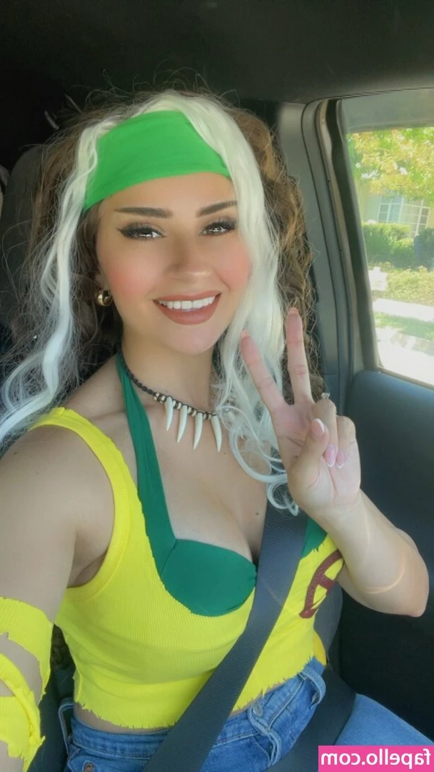 That Star Wars Girl [ that-star-wars-girl-1 ] - Happy Friday 🤗 let's get fuckin' greasy 🤠