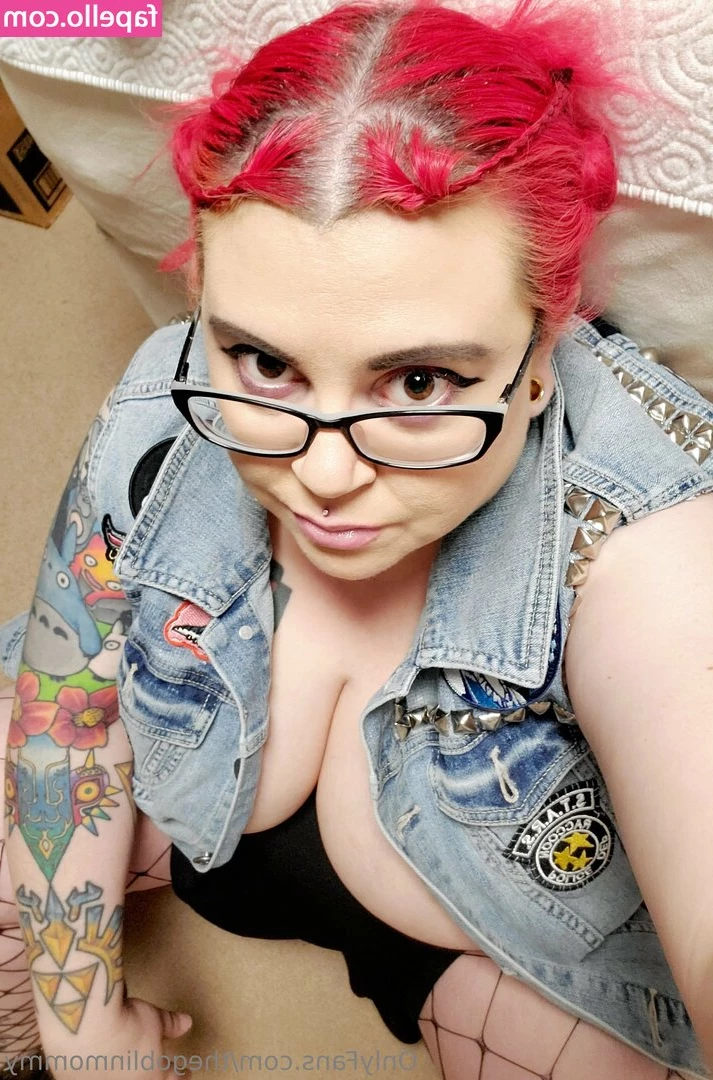 goblindommymommy - Voluptuous Velma  Friday  October 18thJinkies