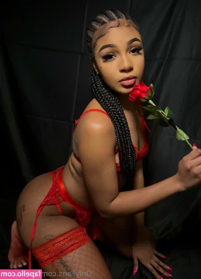 msliababy - Black and white never looked so good    13 uncensored nudes plus 3
