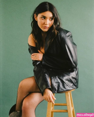 Atiana De La Hoya [ atiana-de-la-hoya ] - I long for touch