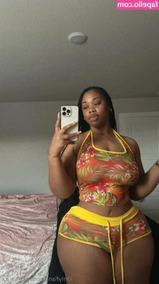 akiraa_xx [ akiraa-xx ] - Come worship my perfect tops or I’m going to have to crush you