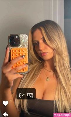 Hannah Montoya [ hannah-montoya-1 ] - I am so  NAUGHTY i can never keep my clothes on 😜