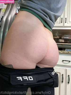 Thatvikingbitch - Let s clean the kitchen and get naked