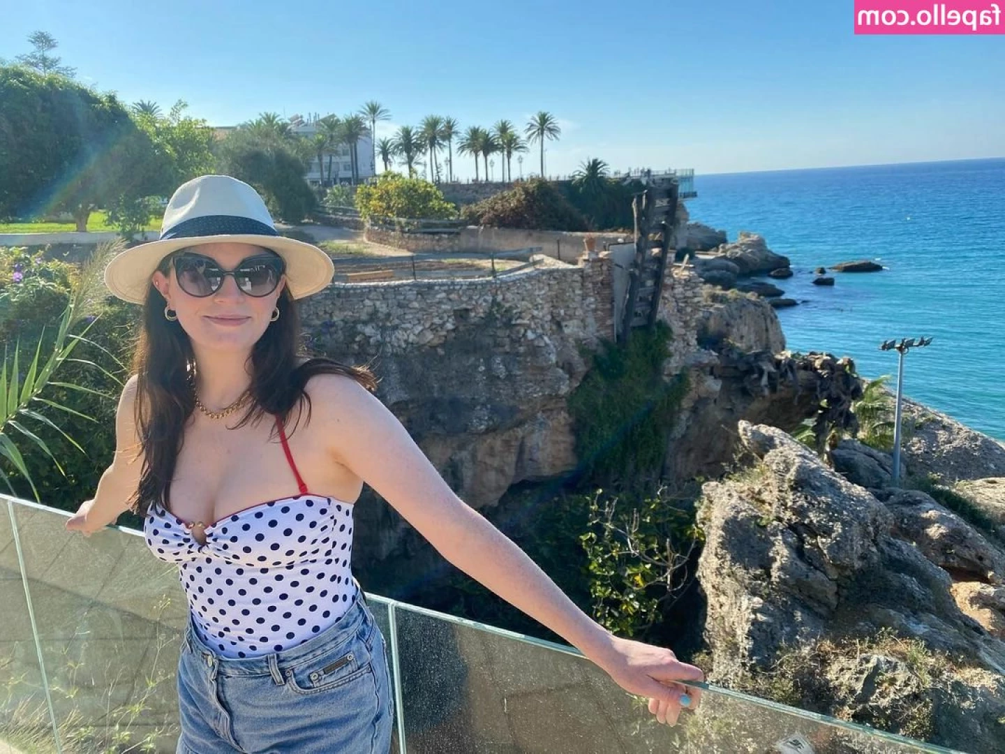 Aisling Bea [ aisling-bea ] - MY FIRST FANTASY DILDO 😈💦 i know it's been a long time since
