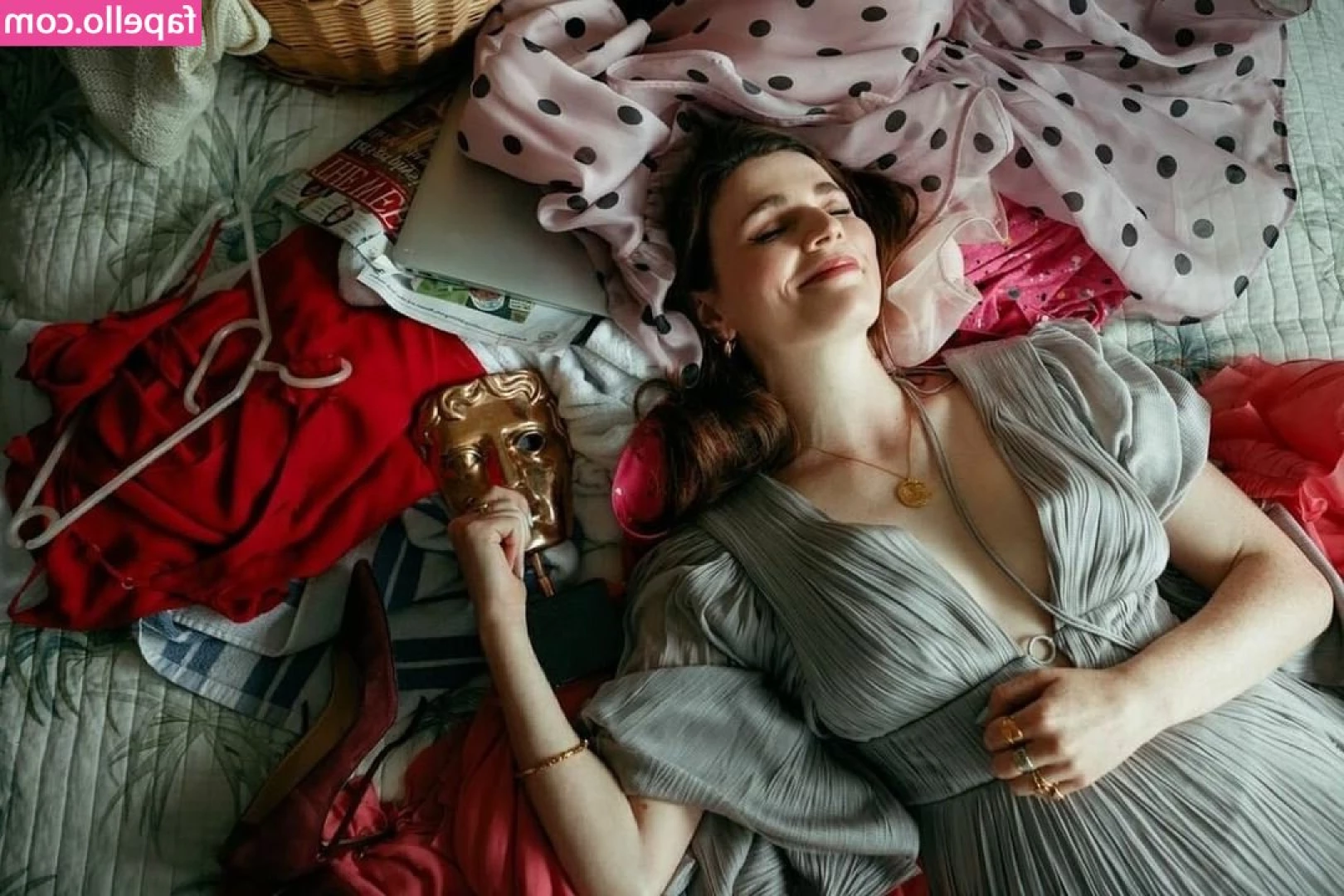Aisling Bea [ aisling-bea ] - A handful of yummy cum, who is next to cum on my gloves?