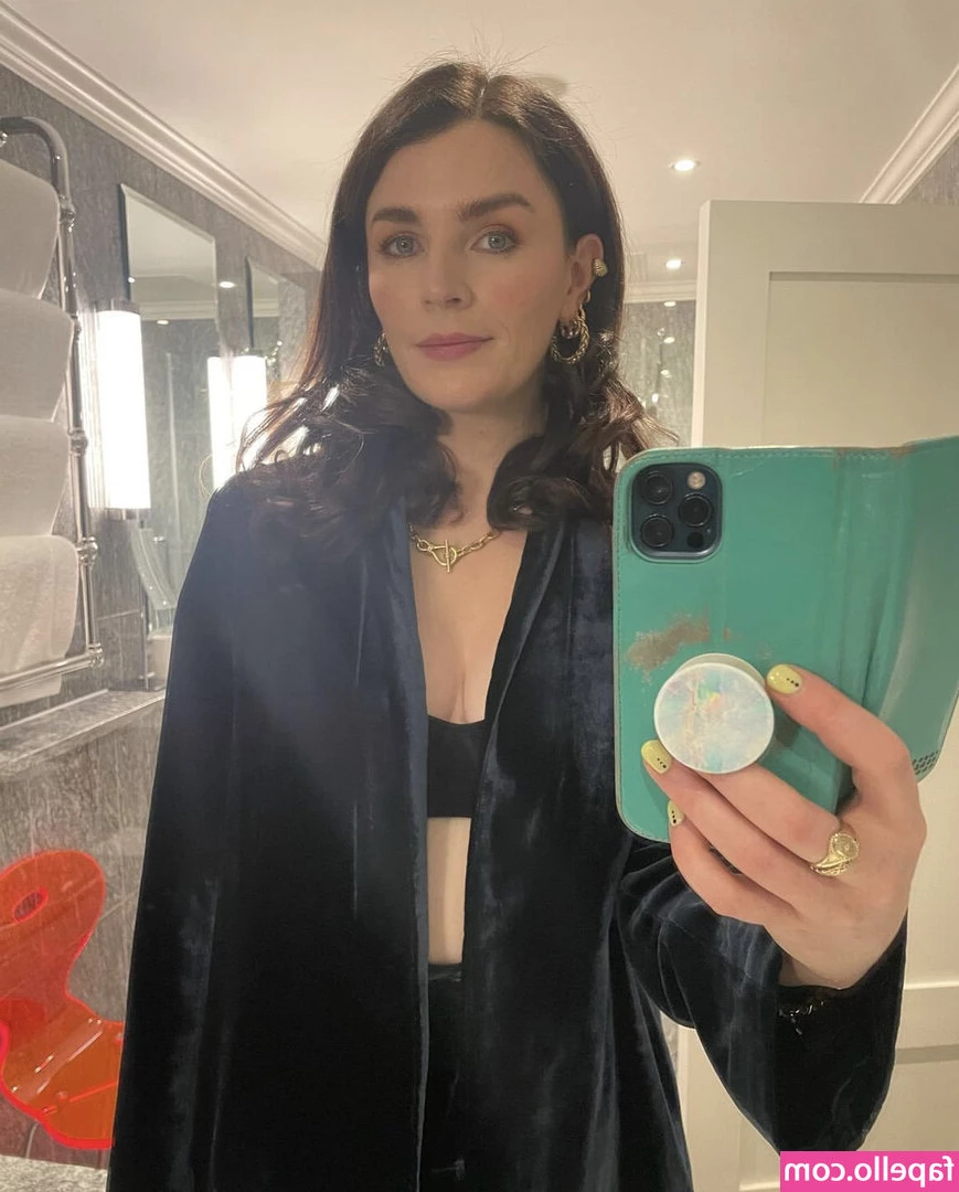 Aisling Bea [ aisling-bea ] - Guuuudmornin