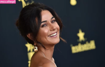 Emmanuelle Chriqui [ emmanuelle-chriqui ] - Happy hump Day 😎