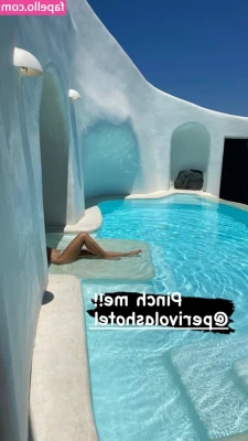 Emmanuelle Chriqui [ emmanuelle-chriqui ] - @snowybear in her element with @aliceoncam