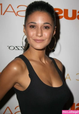Emmanuelle Chriqui [ emmanuelle-chriqui ] - Love for the gym