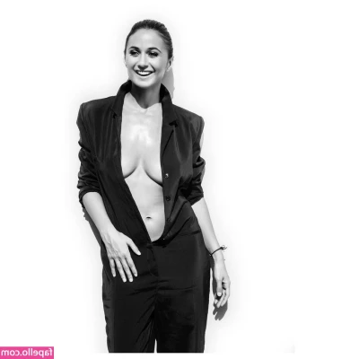 Emmanuelle Chriqui [ emmanuelle-chriqui ] - I love a dick on my lips 👄