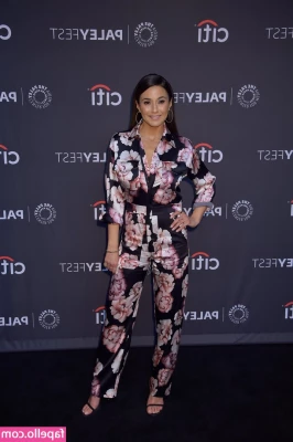 Emmanuelle Chriqui [ emmanuelle-chriqui ] - Help me with my boxer
