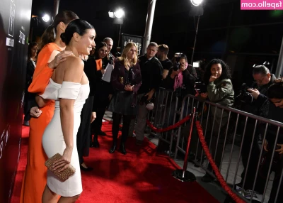 Emmanuelle Chriqui [ emmanuelle-chriqui ] - Guns or no guns?