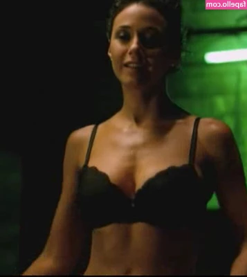 Emmanuelle Chriqui [ emmanuelle-chriqui ] - peek a boob