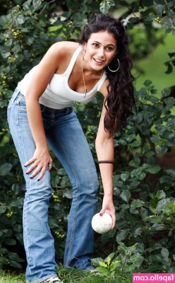 Emmanuelle Chriqui [ emmanuelle-chriqui ] - HAPPY VALENTINE’S DAY!!   Where would you take me out if I was your