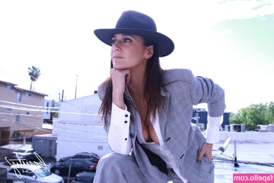Emmanuelle Chriqui [ emmanuelle-chriqui ] - Can you fuck me better than this    baedread94