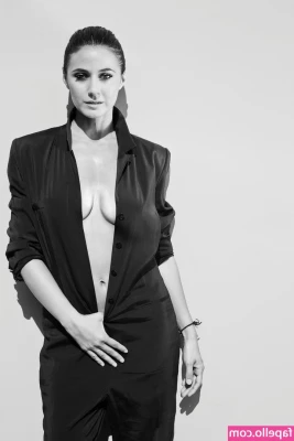 Emmanuelle Chriqui [ emmanuelle-chriqui ] - can t get better than three sexy boys    tylertannerxxx  rykerrskyee 