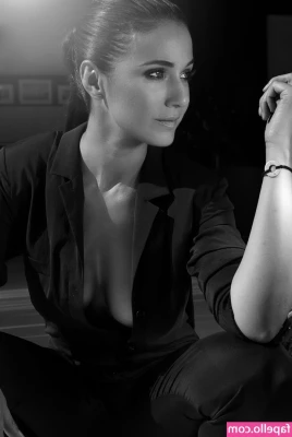 Emmanuelle Chriqui [ emmanuelle-chriqui ] - I had to pull over and hop in the backseat to relieve a little stress