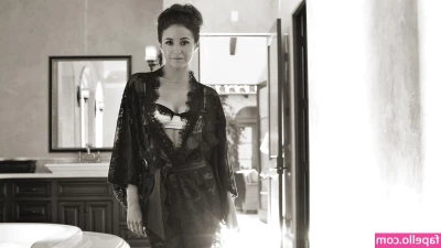 Emmanuelle Chriqui [ emmanuelle-chriqui ] - I have not posted a full titty vid yet! Here u go!