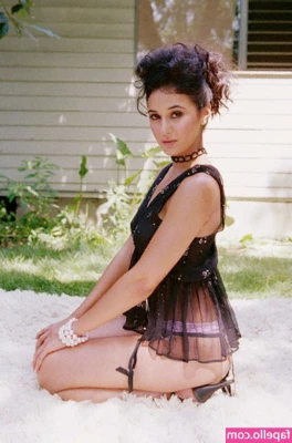 Emmanuelle Chriqui [ emmanuelle-chriqui ] - undress me