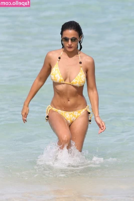 Emmanuelle Chriqui [ emmanuelle-chriqui ] - In my birthday suit    I m officially 27