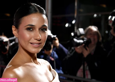Emmanuelle Chriqui [ emmanuelle-chriqui ] - You gonna teach me something? 😘  I’m not normally one for the