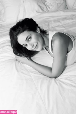 Emmanuelle Chriqui [ emmanuelle-chriqui ] - Play with me xox