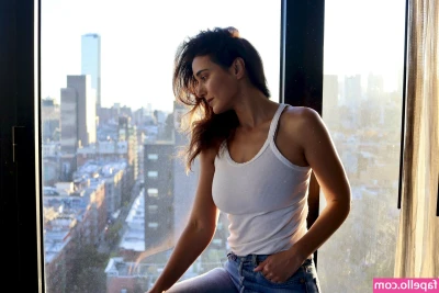 Emmanuelle Chriqui [ emmanuelle-chriqui ] - I love to relax after a nice bath 🥵