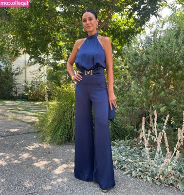 Emmanuelle Chriqui [ emmanuelle-chriqui ] - Laying on a pile of clean clothes 😂