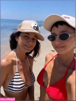 Emmanuelle Chriqui [ emmanuelle-chriqui ] - Popping buttons...