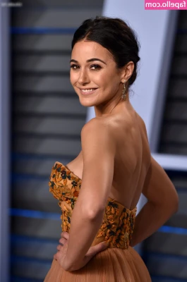 Emmanuelle Chriqui [ emmanuelle-chriqui ] - Is it true what people say?That pink makes the boys wink?😜