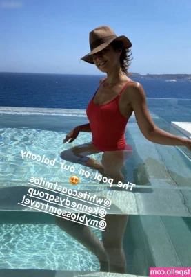 Emmanuelle Chriqui [ emmanuelle-chriqui ] - bye bye 💋