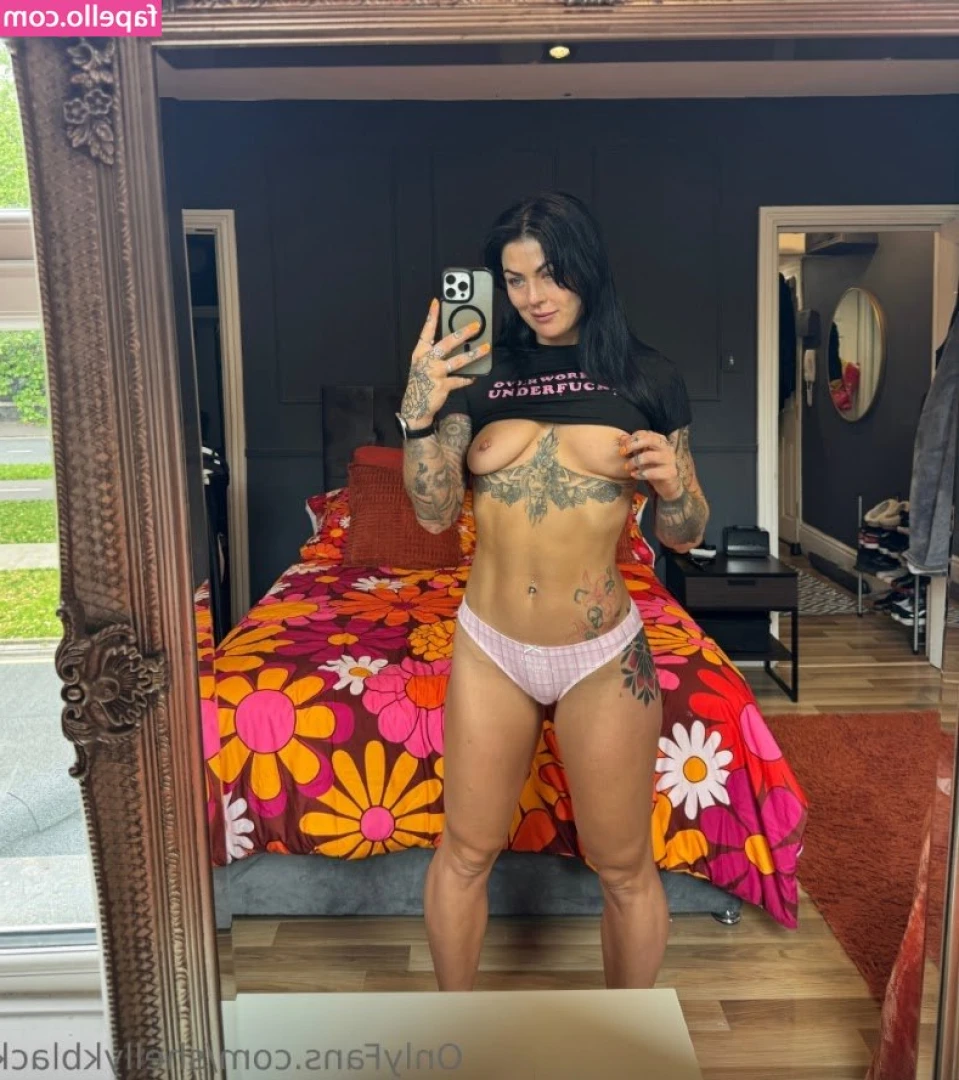 Shelly Black [ shelly-black ] - bootyworship