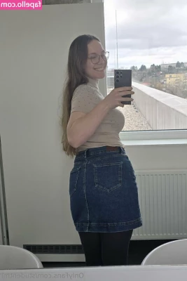 studentmi - Old one but like this photo of my lovley ass
