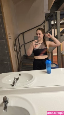 studentmi - need a shower partner 👉🏻👈🏻