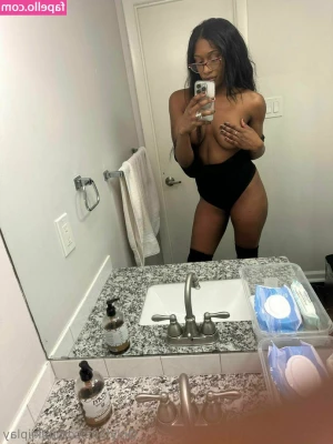 nikii_play [ nikii-play ] - look on my hot ass baby its very horny for u  By the way  there s a