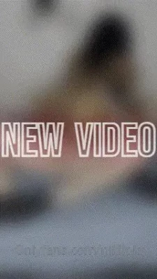 nikii_play [ nikii-play ] - take a peak 👅 or take a lick if you'd like 😉