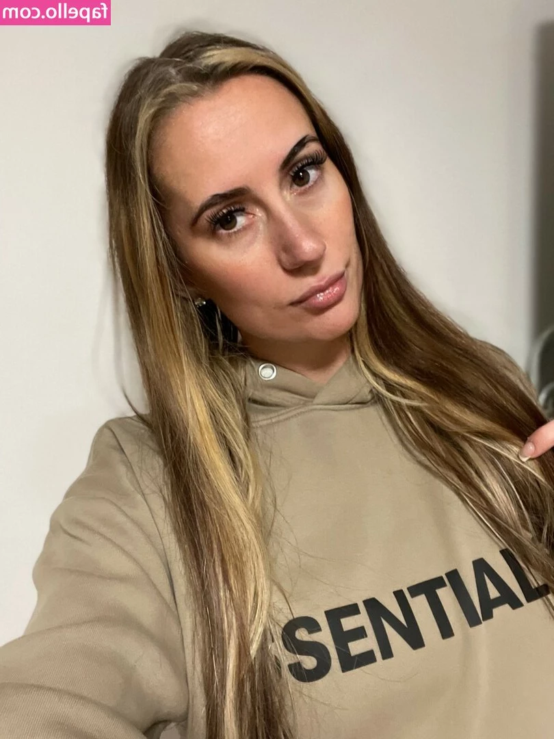onlychlo3 - My monster dick   Please excuse the  it s not easy for me to shave