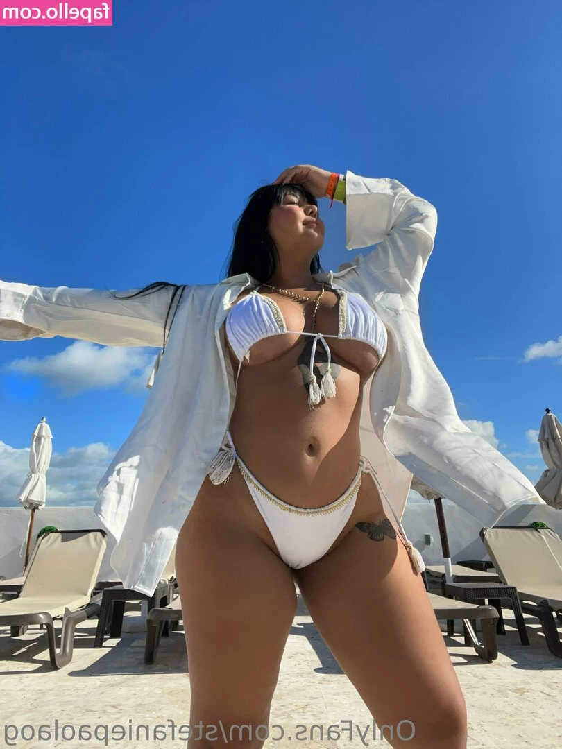 stefaniepaolaog - Since I know you came over my content this year you owe me a Xmas