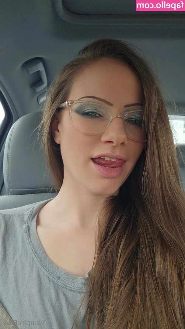 vampireblair - and i said “there’s no way this is going to fit in my pussy”