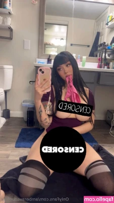 amberavenuefree - Foto per intero senza censure