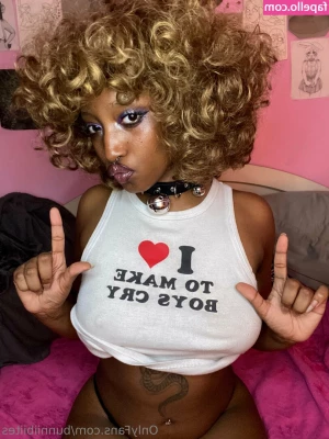 bunniibiites - who s gonna treat me for valentines  check out Amazon wishlist
